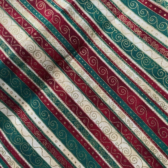 Rose Tree Holiday Way Napkins Set of 3 Gold Green Red Christmas Cotton NEW - Picture 3 of 5